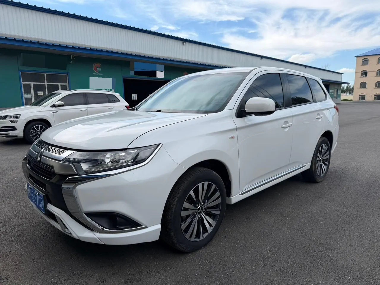 Open image lightbox: Mitsubishi 2021 Outlander 2.0 Stepless Two-Drive Smooth Edition 5-seat Automatic Gear