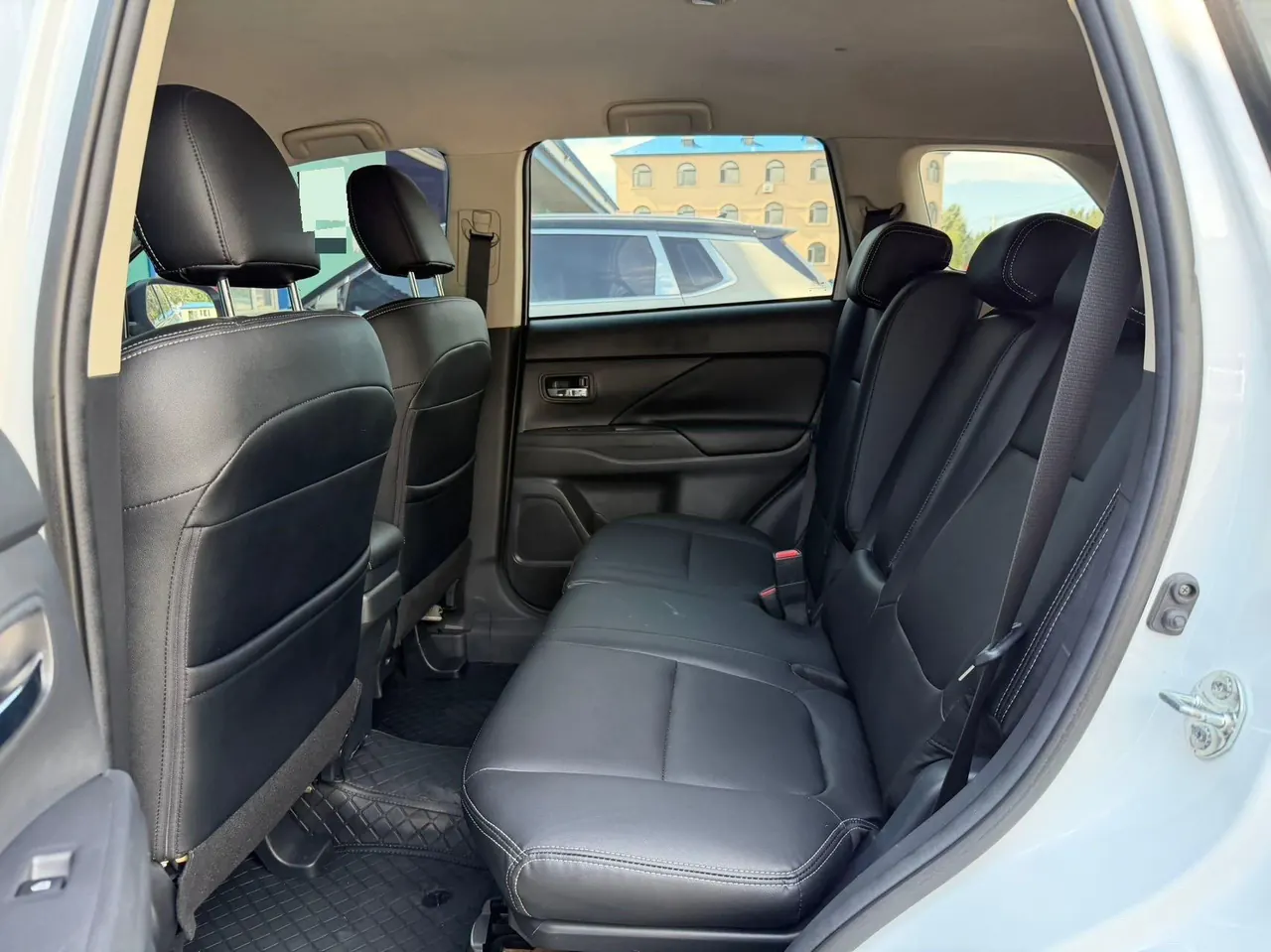 Mitsubishi 2021 Outlander 2.0 Stepless Two-Drive Smooth Edition 5-seat Automatic Gear 8