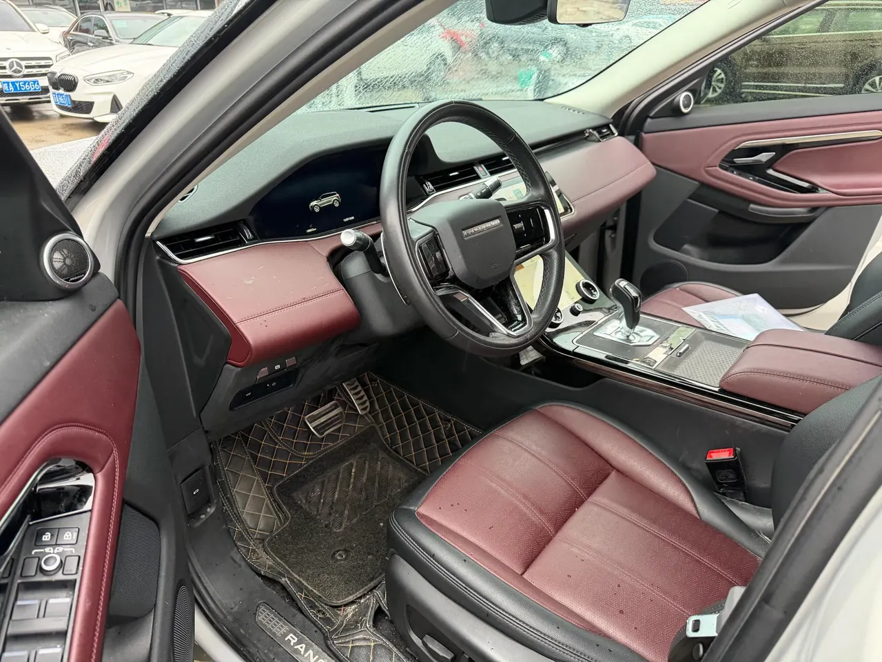 Land Rover 2021 Range Rover Aurora L 48V 2.0T 249PS R-Dynamic SE Deluxe Edition Automatic Gear 3