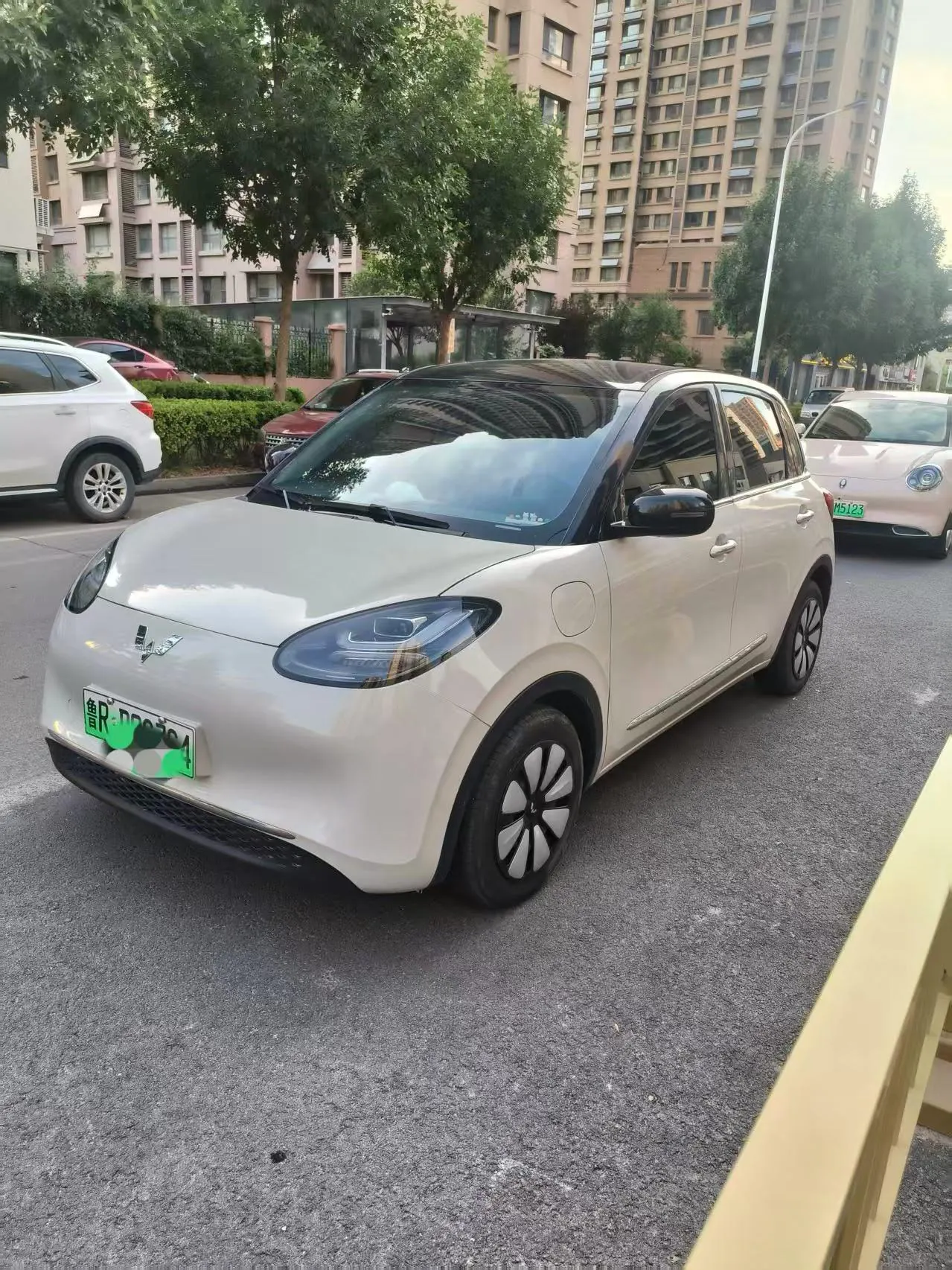 Open image lightbox: WuLing 2023 Plantronics 333km LingBox Connected Automatic Gear