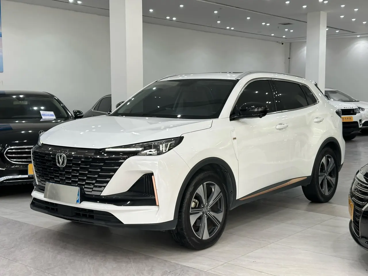 ChangAn 2022 CS55 PLUS 1.5T Honorable Automatic Gear - View 1