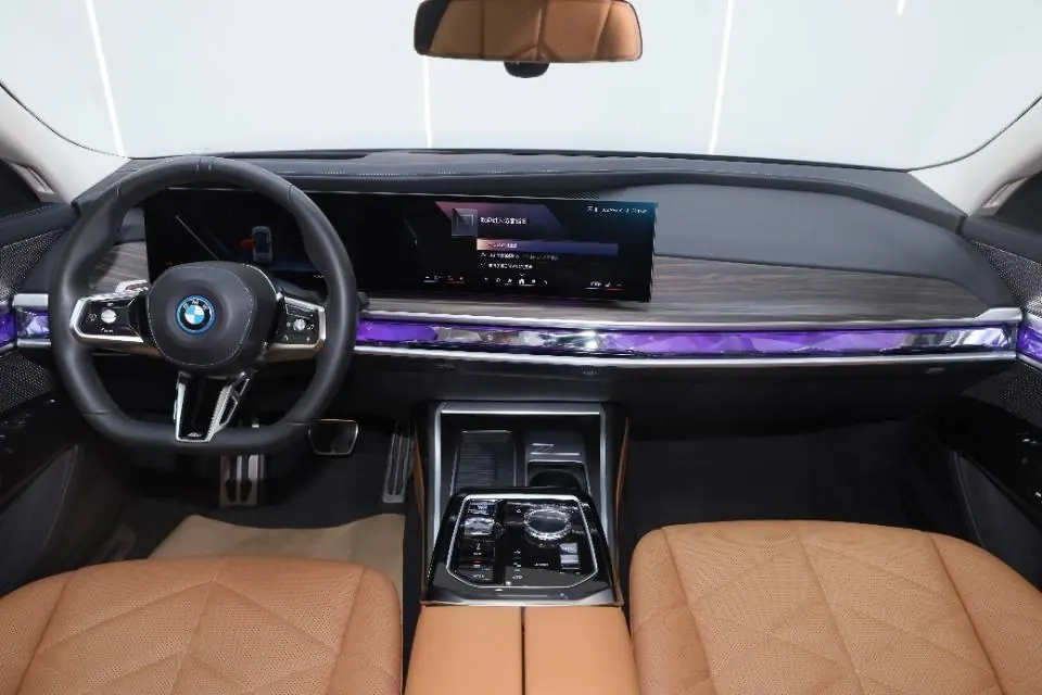 BMW i7 (Imported) 2023 i7 eDrive50L Leading M Sports Suit Automatic Gear 4