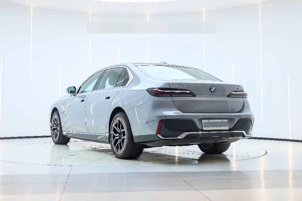 BMW i7 (Imported) 2023 i7 eDrive50L Leading M Sports Suit Automatic Gear 7