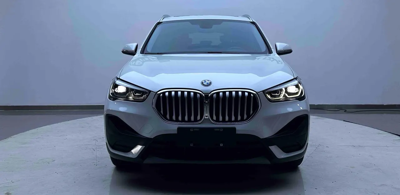 BMW 2022 X1 sDrive20Li 1.5T fashion automatic gear 2
