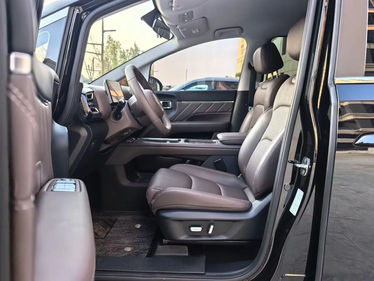 WuLing 2025 Starlight 730 1.5 Stepless 125km Luxury Automatic Transmission 6