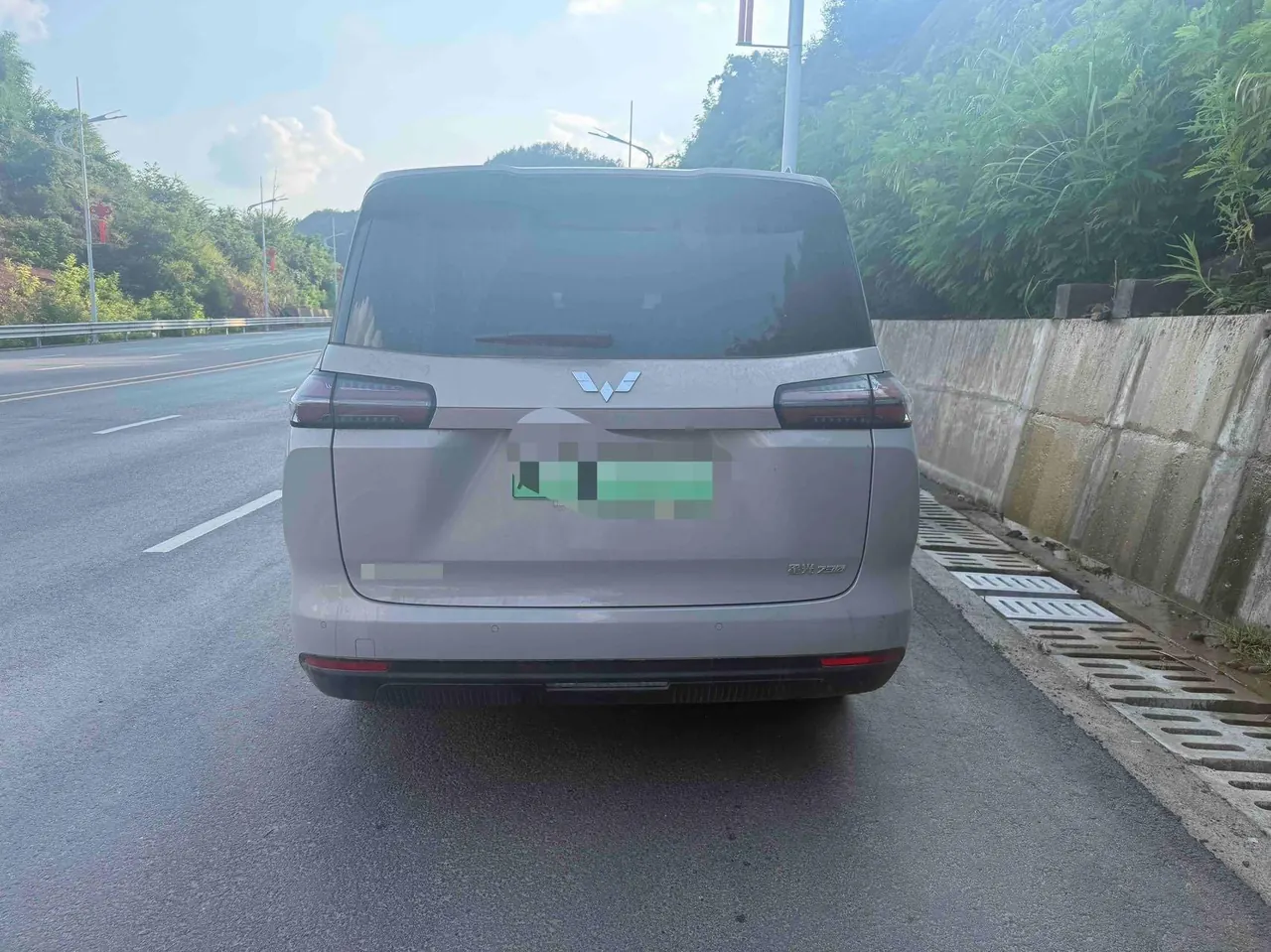 WuLing 2025 Starlight 730 1.5 Stepless 125km Luxury Automatic Transmission 5