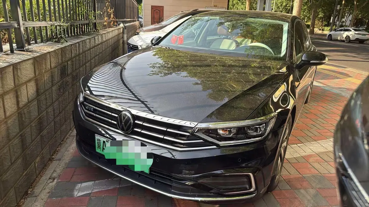 Открыть галерею: Volkswagen Magotan New Energy 2022 Magotan GTE 1.4T Luxury Automatic Gear