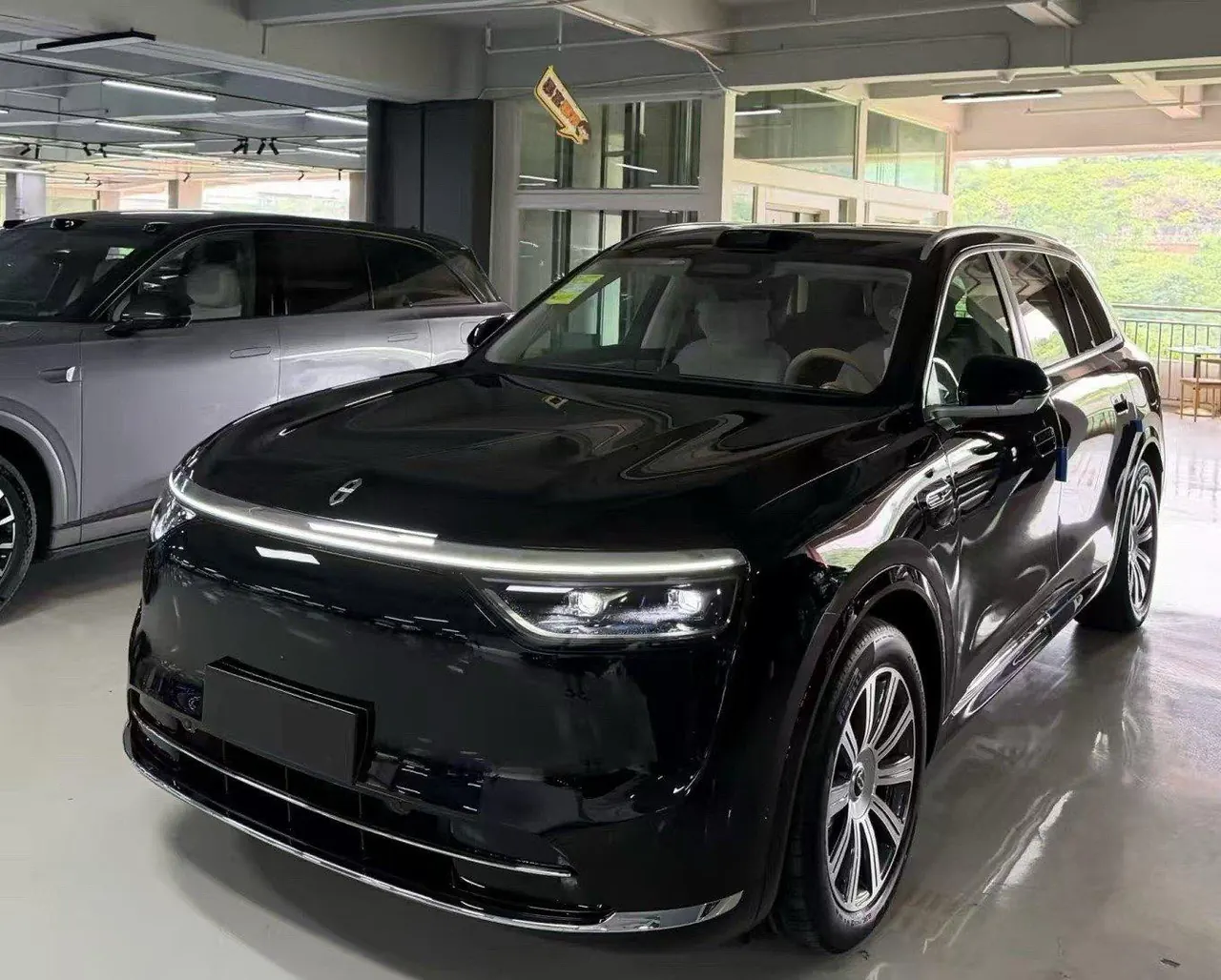 Open image lightbox: AITO 2025 AITO M8 Max Edition 37kWh 6-seat Edition Automatic Gear