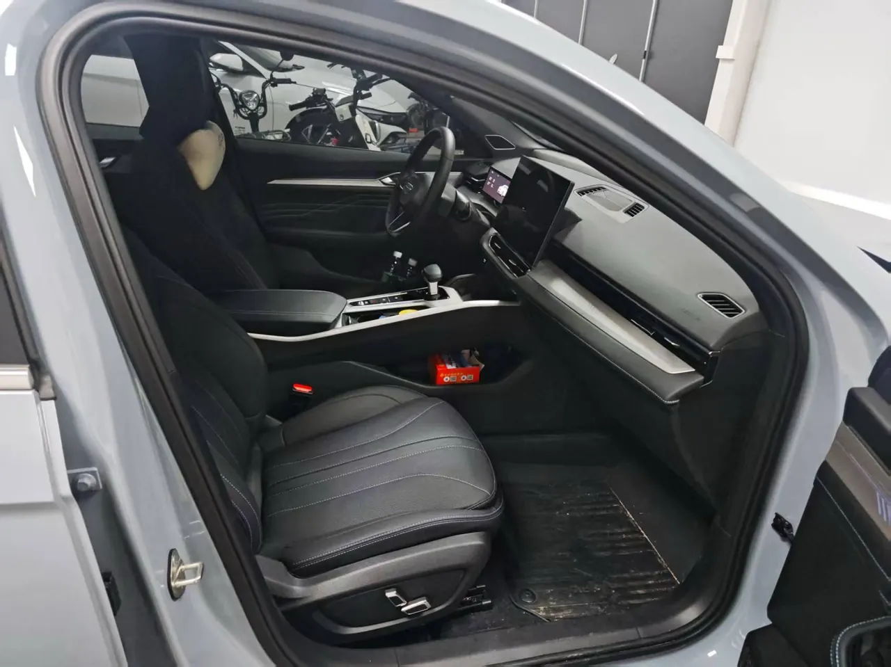Geely 2025 Star Rui 1.5TD Oriental Obsidian Kunlun Edition Automatic Gear 4