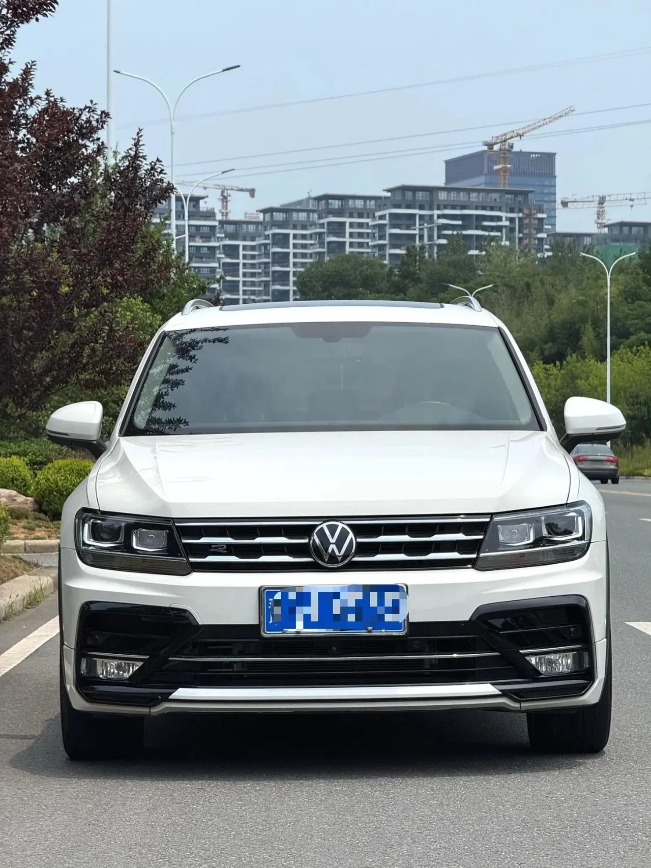 Volkswagen 2021 Tiguan L R-Line 2.0TSI 330TSI Two-Drive Overdrive Automatic Gear 2