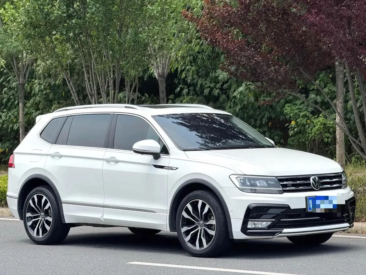 Volkswagen 2021 Tiguan L R-Line 2.0TSI 330TSI Two-Drive Overdrive Automatic Gear 3