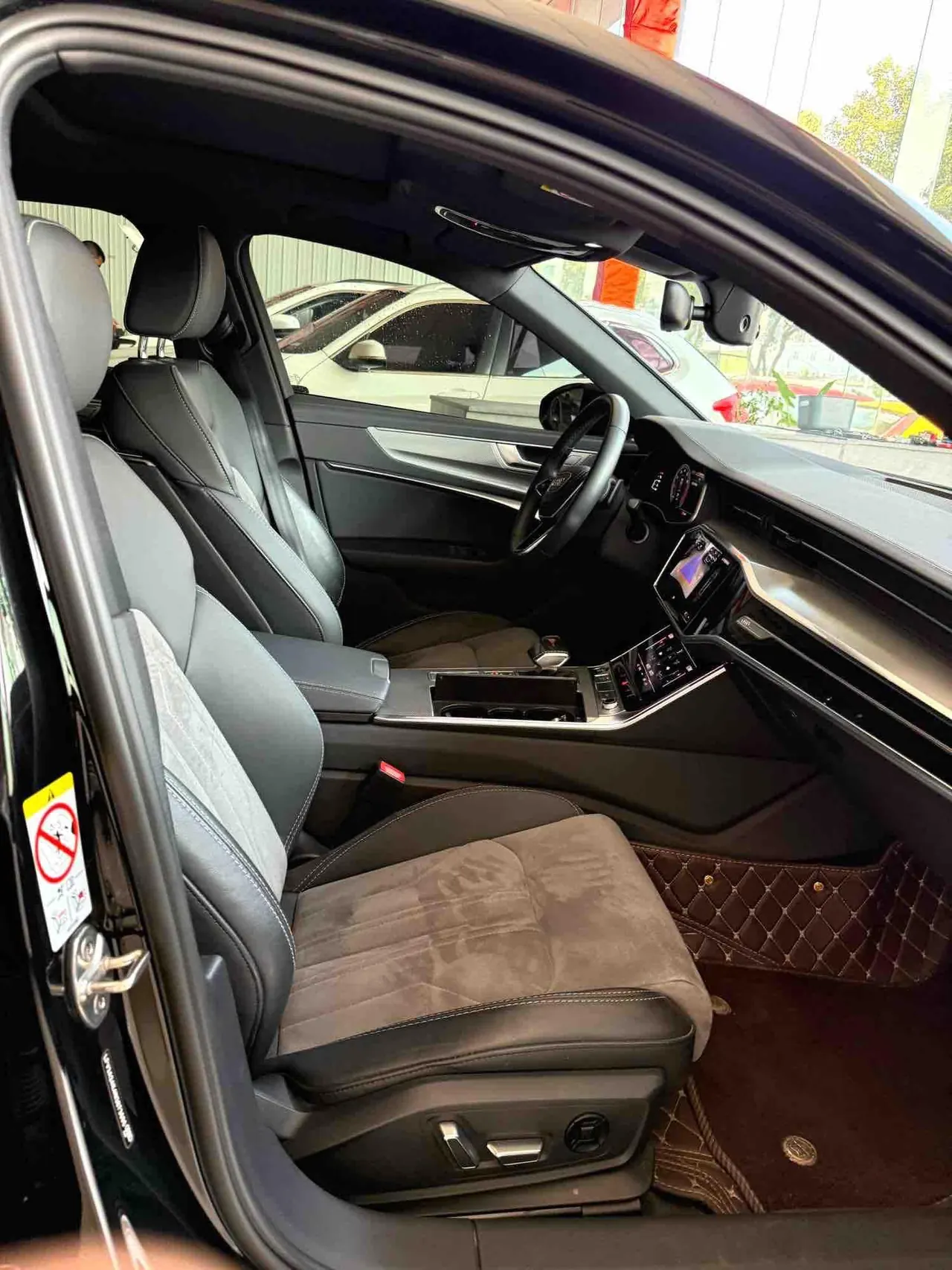 Audi 2022 A6L 2.0TFSI 40TFSI Deluxe Dynamic Automatic 7