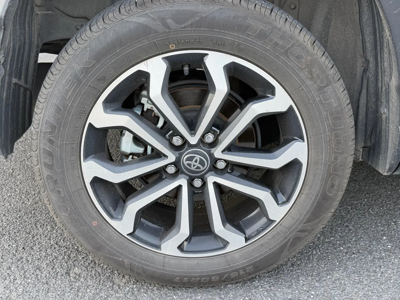 Toyota 2024 Fenglanda 2.0 Stepless Deluxe Edition Automatic Transmission 8