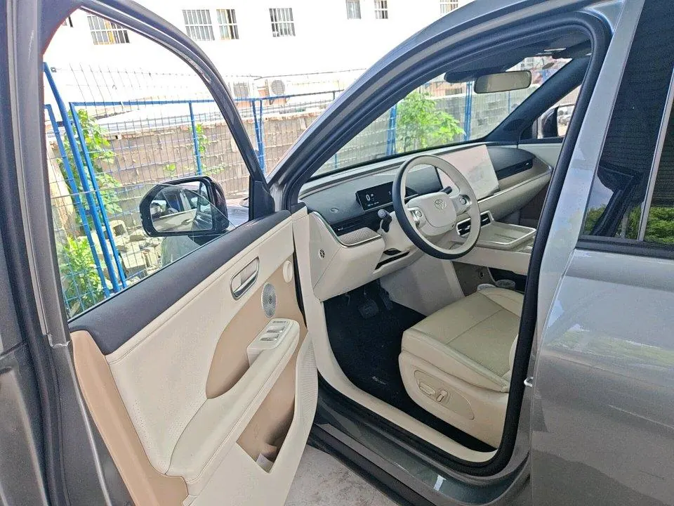 Toyota 2025 Platinum Intelligence 3X 520 Pro Automatic Gear 2