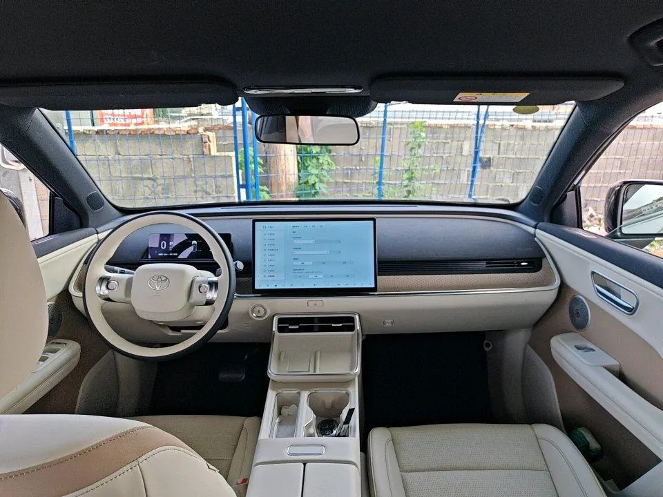 Toyota 2025 Platinum Intelligence 3X 520 Pro Automatic Gear 4