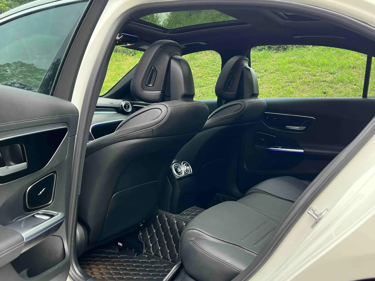 Mercedes Benz Class C 2020 C 260 L 48V 1.5T Sports Edition (Modified) Automatic Gear 10