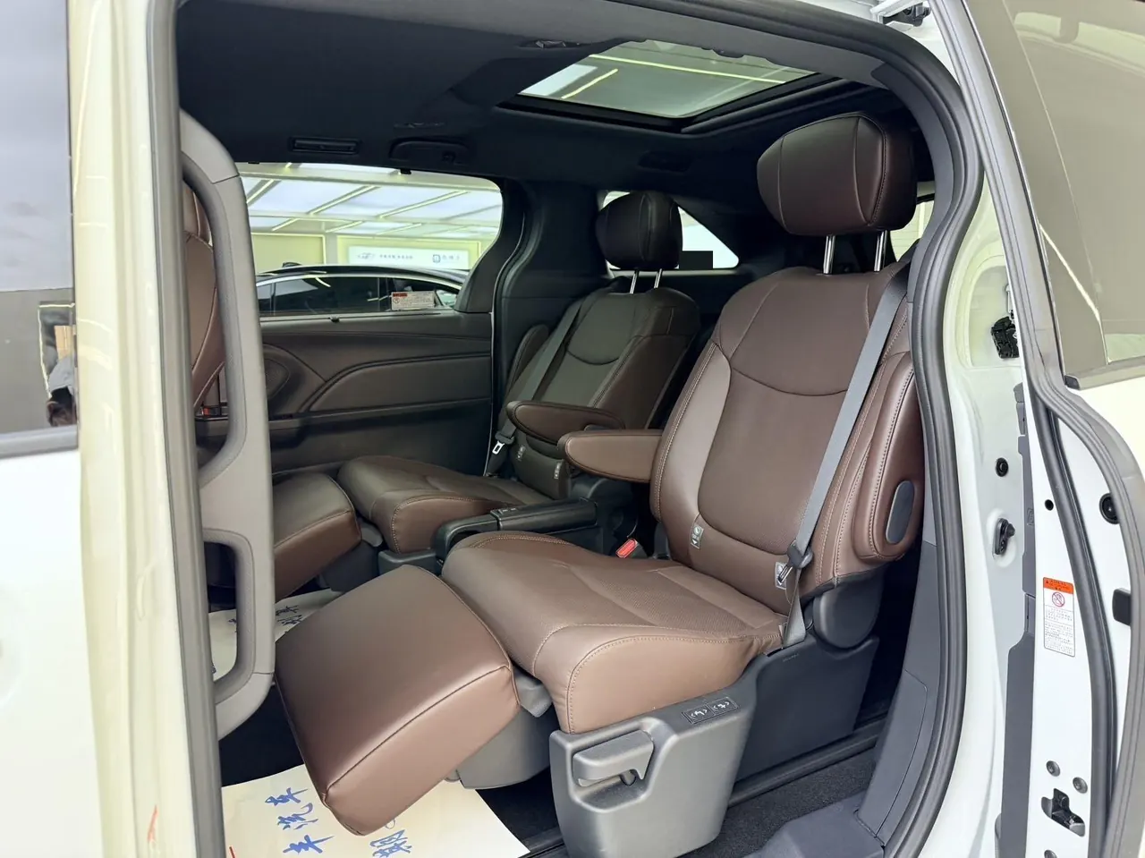 Toyota 2026 Grevia HYBRID 2.5 Stepless Zunjue MAX Four-wheel Drive Automatic Gear 6