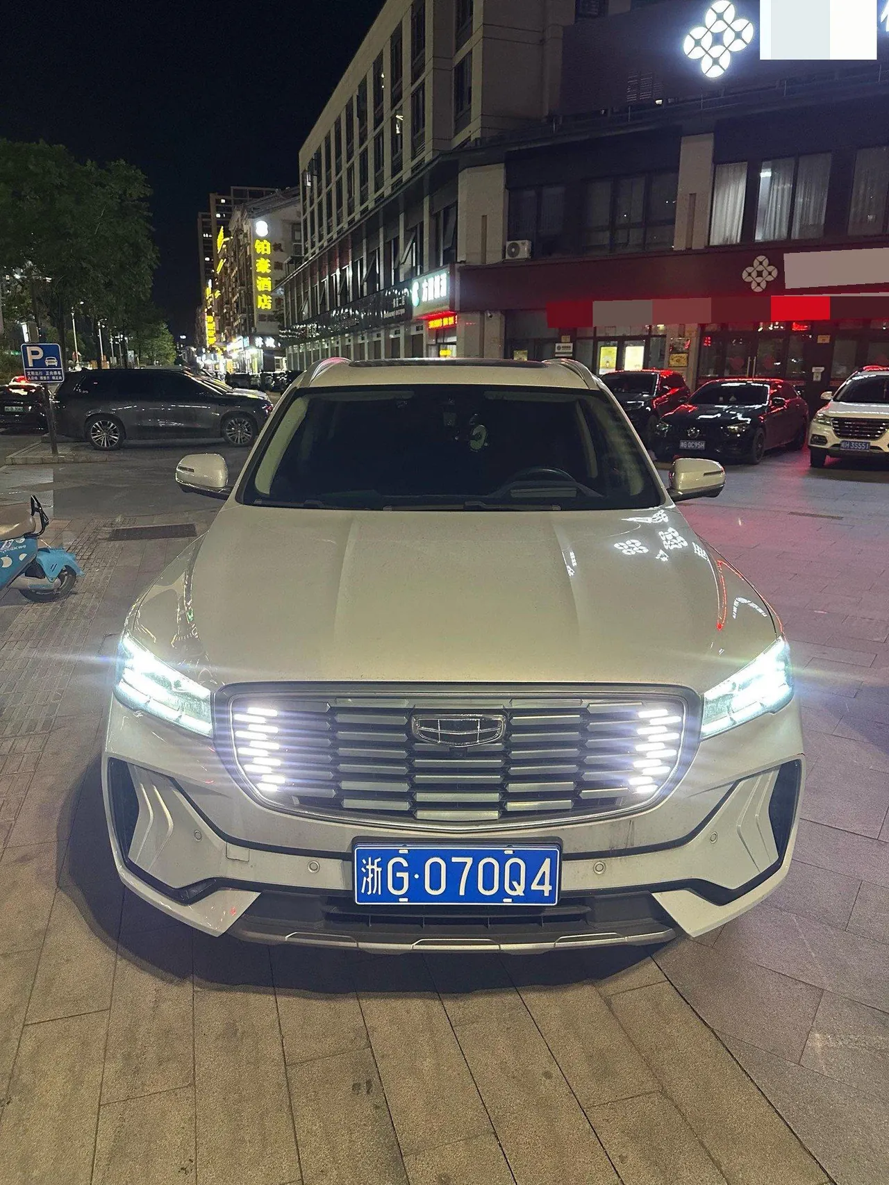 Geely 2022 XingyueL (Monjaro) Raytheon Hi · X 1.5T Hybrid Super Auto 2