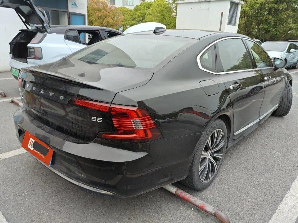 Volvo 2022 S90 48V 2.0T B5 Zhiyuan Deluxe Edition Automatic Gear 2