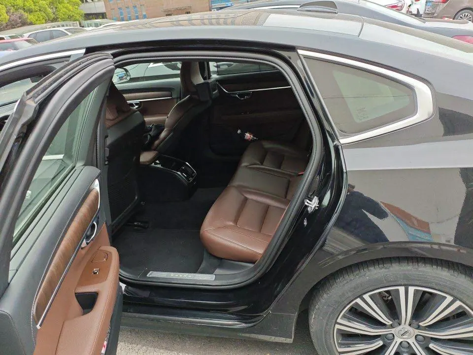 Volvo 2022 S90 48V 2.0T B5 Zhiyuan Deluxe Edition Automatic Gear 4