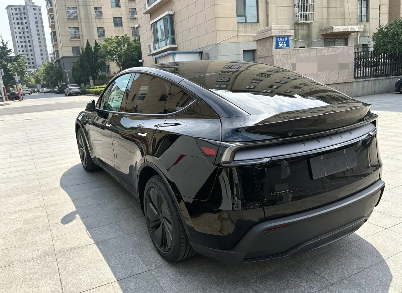 Tesla 2026 Model Y long endurance all-wheel drive version automatic transmission 6