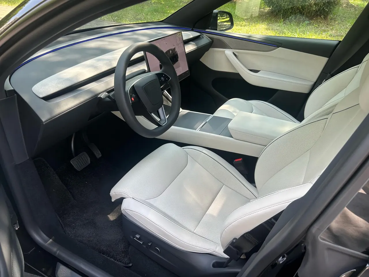 Tesla 2025 Model Y L Long Endurance All-Wheel Drive Automatic Transmission 3