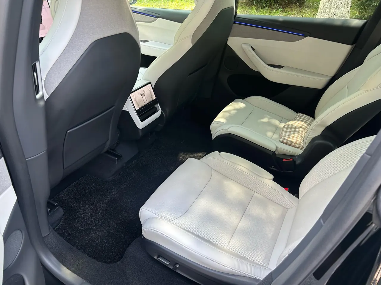 Tesla 2025 Model Y L Long Endurance All-Wheel Drive Automatic Transmission 4
