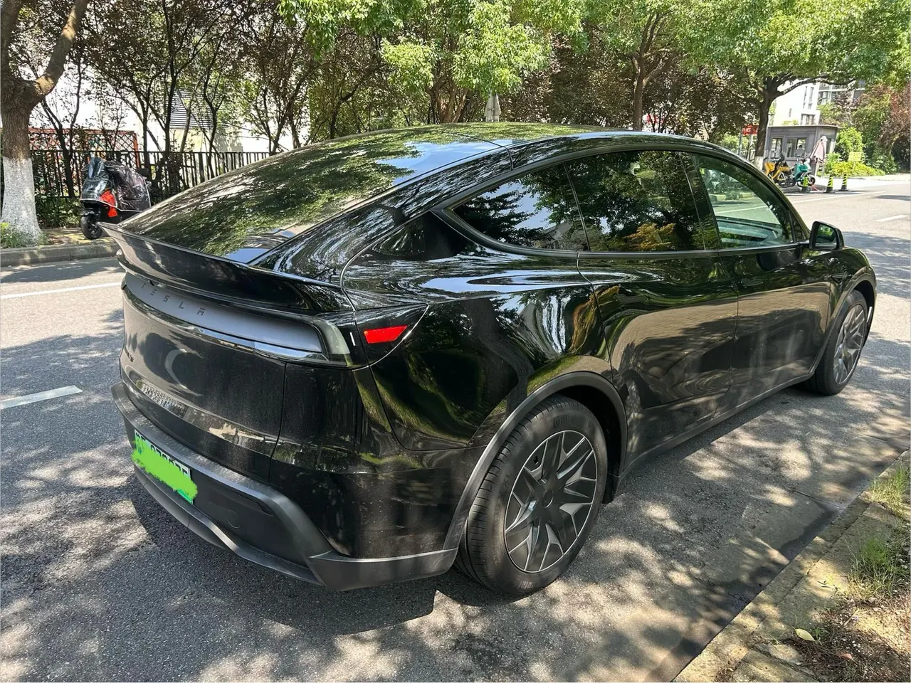 Tesla 2025 Model Y L Long Endurance All-Wheel Drive Automatic Transmission 8