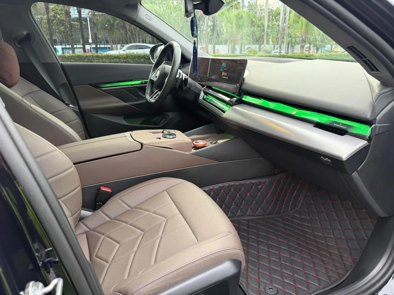BMW 5 Series 2024 model 530Li 48V 2.0T Leading Edition M Sport Package Automatic 11