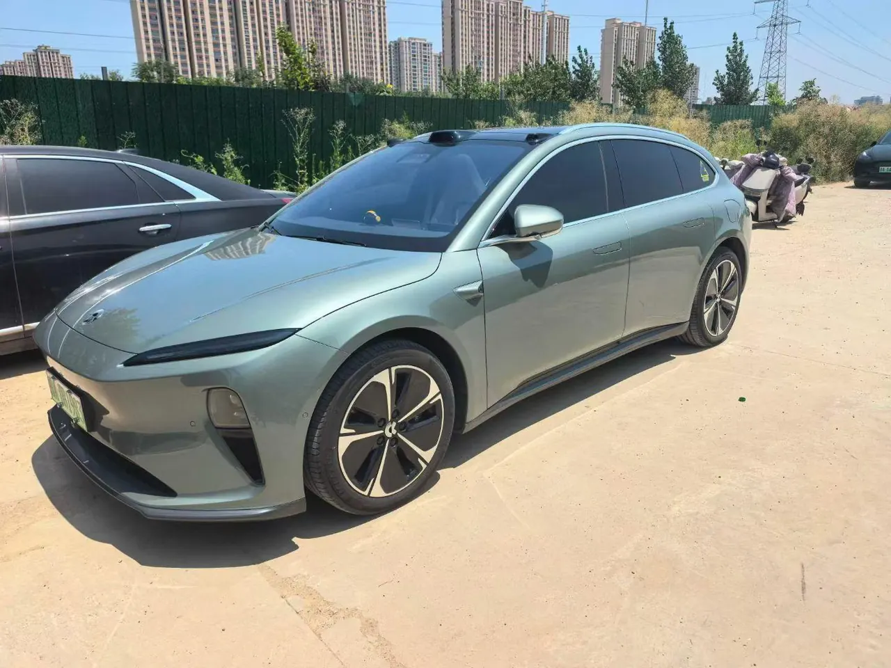 NIO 2023 ET5T 75kWh Touring automatic - View 1