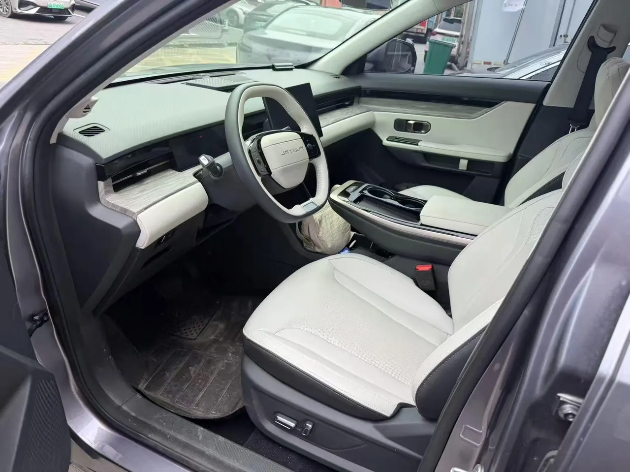 Jetour 2023 X70 PLUS 1.6T Strong 5-seat Automatic Gear 5