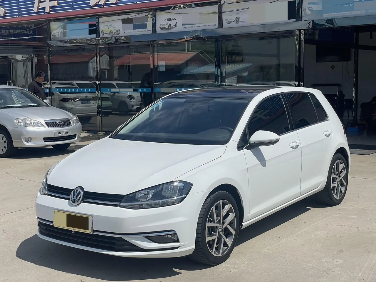 Volkswagen 2020 Golf 7 1.2TSI 200TSI Comfortable Automatic - View 1