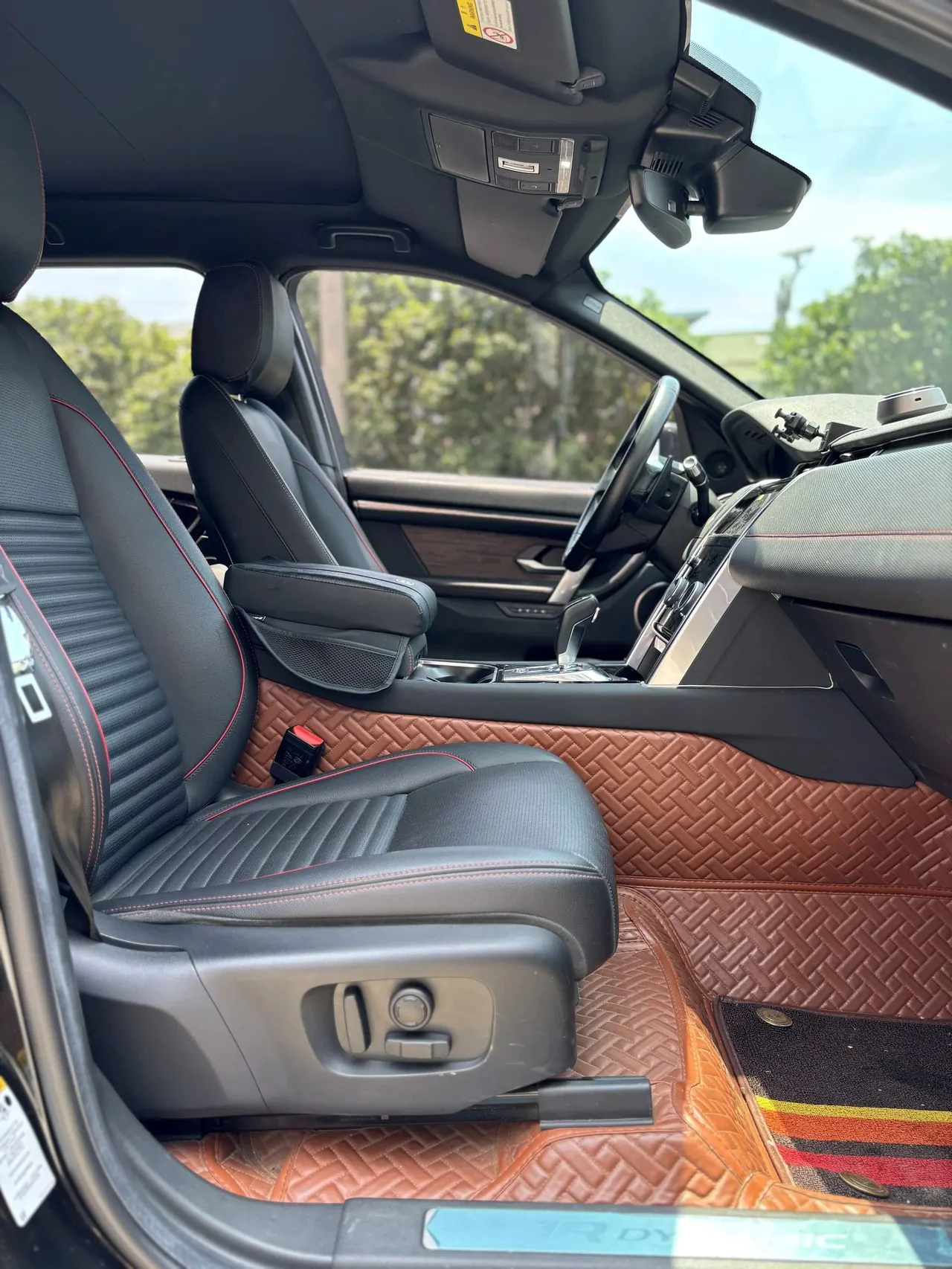 Land Rover 2020 Discovery Sports Edition 48V 2.0T 249PS R-Dynamic SE Performance Technology Edition 5-seat Automatic Gear 8