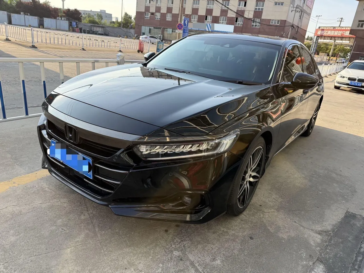 Open image lightbox: Honda 2022 10th Generation Accord 1.5T Stepless 260TURBO Magic Night Premium Edition Automatic Gear