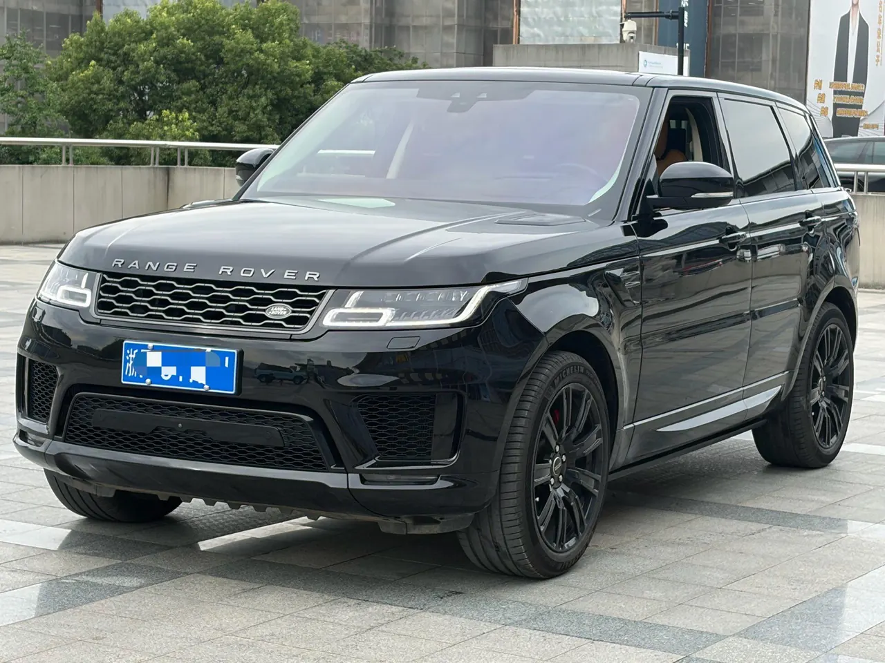 Открыть галерею: Land Rover Range Rover Sport (Imported) 2020 Range Rover Sport 48V 3.0T L6 HSE Dynamic Automatic
