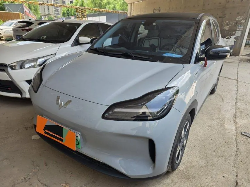 WuLing 2024 Plantronics PLUS 510km Flagship Automatic Gear - View 1