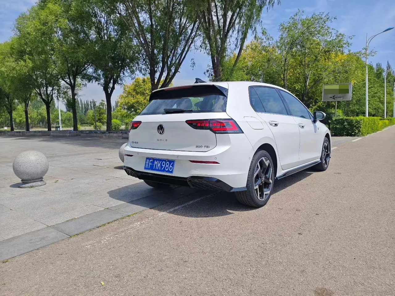 Volkswagen 2025 Golf 8 R-Line 1.5TSI 300TSI (Modified) Automatic Gear 6