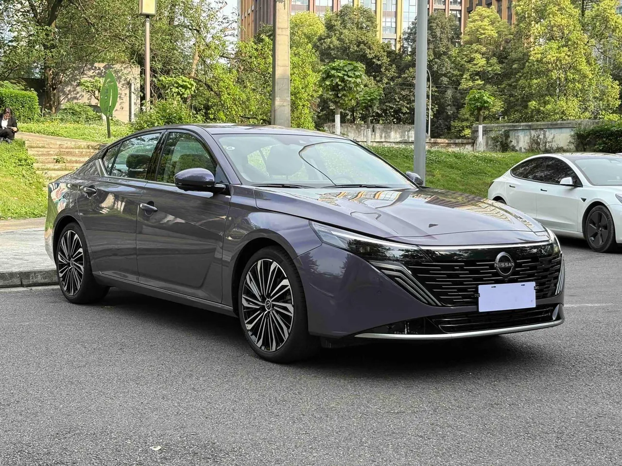 Nissan 2026 Teana 2.0T Stepless Hongmeng Cockpit Flagship Automatic Gear 3