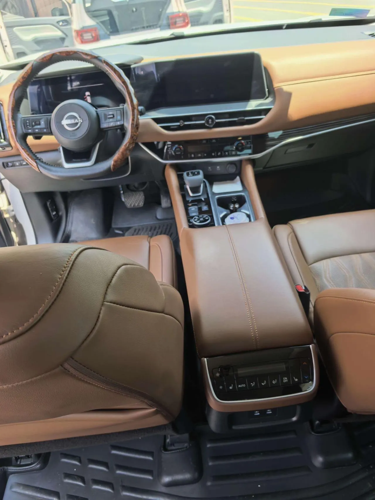 Nissan 2024 Tanlu 2.0T 380VC-TURBO 4-wheel drive Zhizun Edition 6-seat automatic gear 3