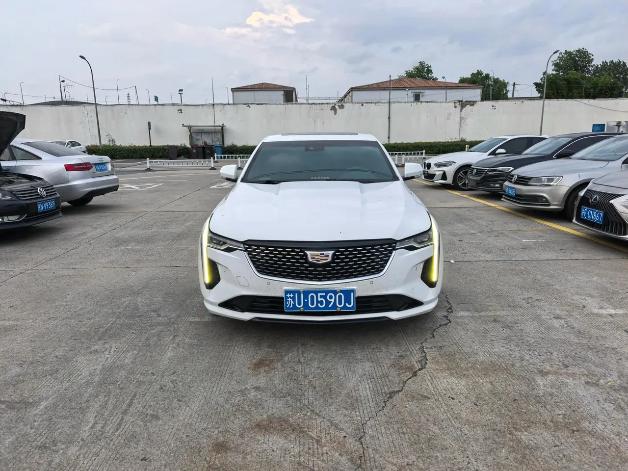 Cadillac 2022 CT4 2.0T 28T luxury automatic gear 2