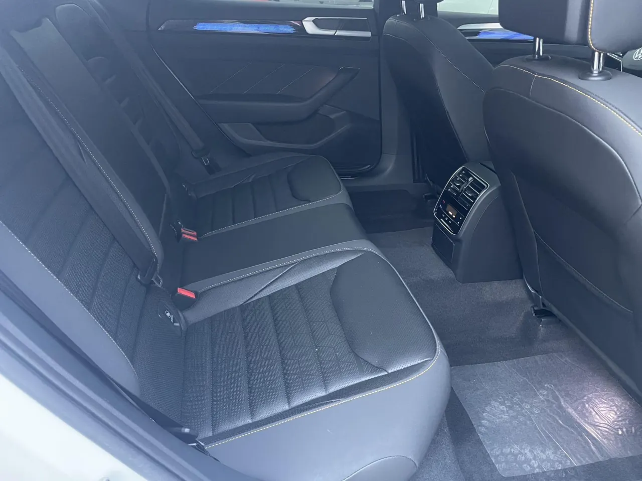 Volkswagen 2024 CC 2.0TSI 380TSI eye-catching automatic gear 10