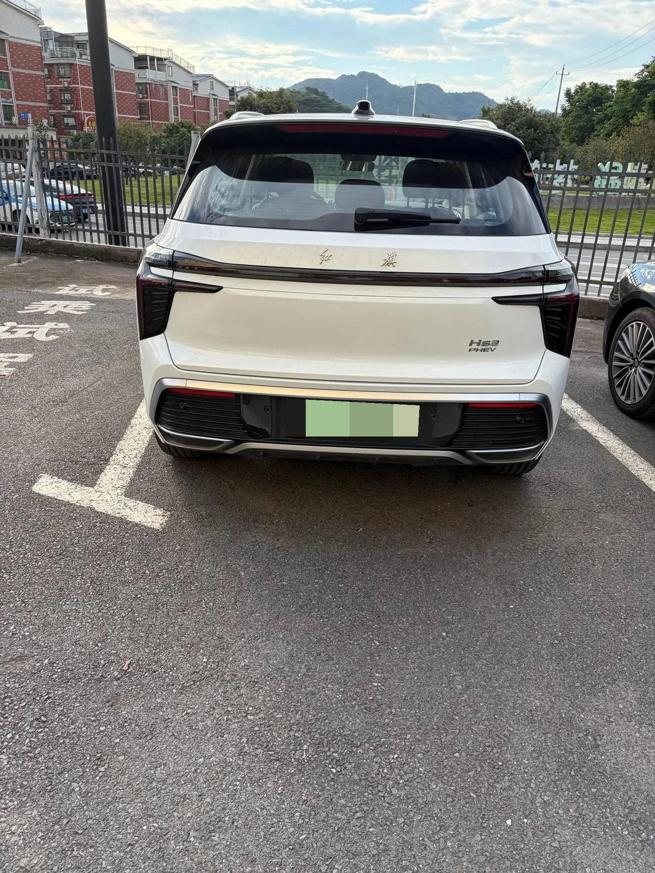 HongQi 2024 HS3 PHEV 1.5T 115km Strong Edition Automatic Gear 2