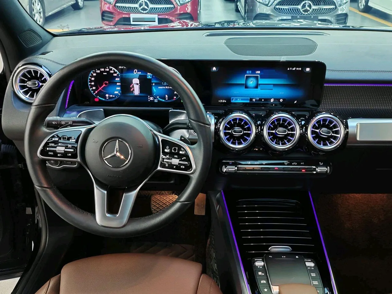 Mercedes Benz 2023 GLB 220 2.0T Dynamic Automatic 10
