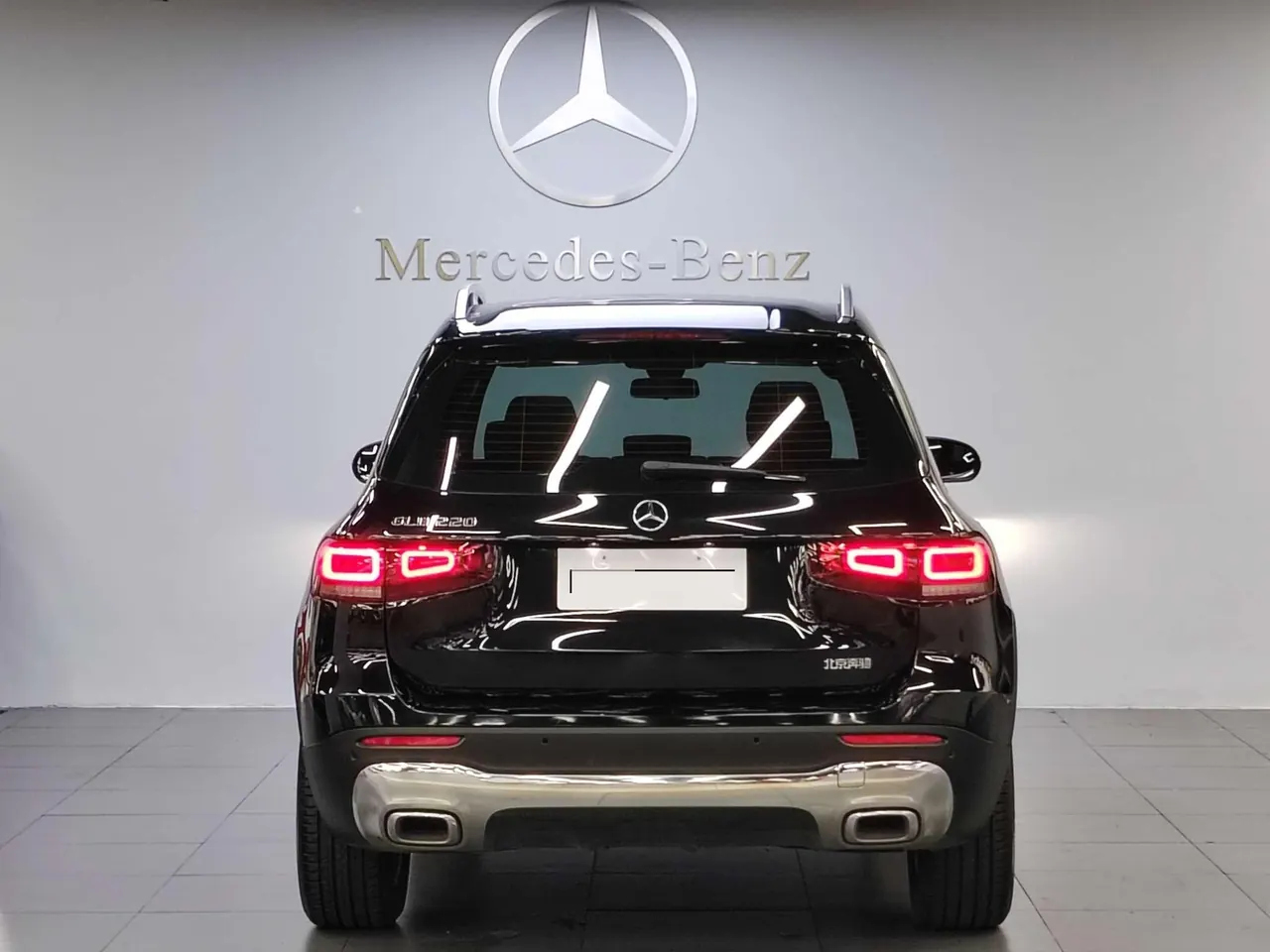 Mercedes Benz 2023 GLB 220 2.0T Dynamic Automatic 3