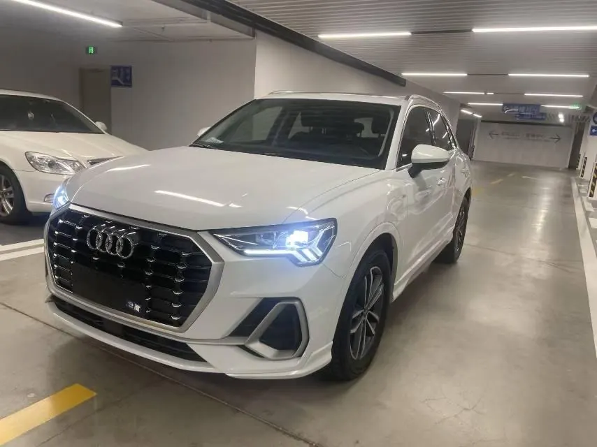 Audi 2023 Q3 1.4TFSI 35TFSI Aggressive Dynamic Automatic - View 1