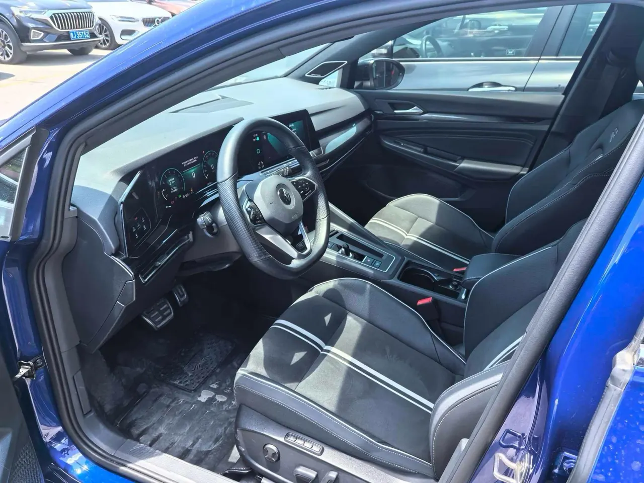 Volkswagen 2021 Golf 8 R-Line 1.4TSI 280TSI Automatic 5