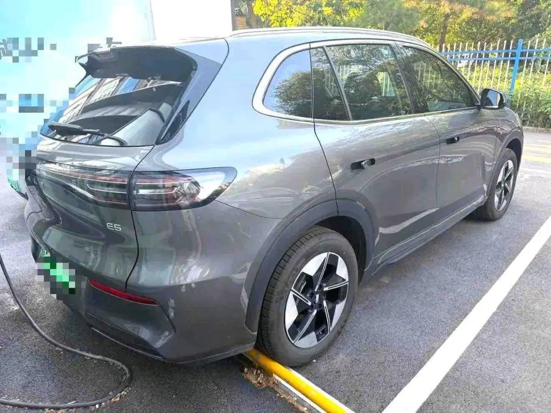 Geely Galaxy 2026 E 5 610km Discovery Edition Automatic Gear 2