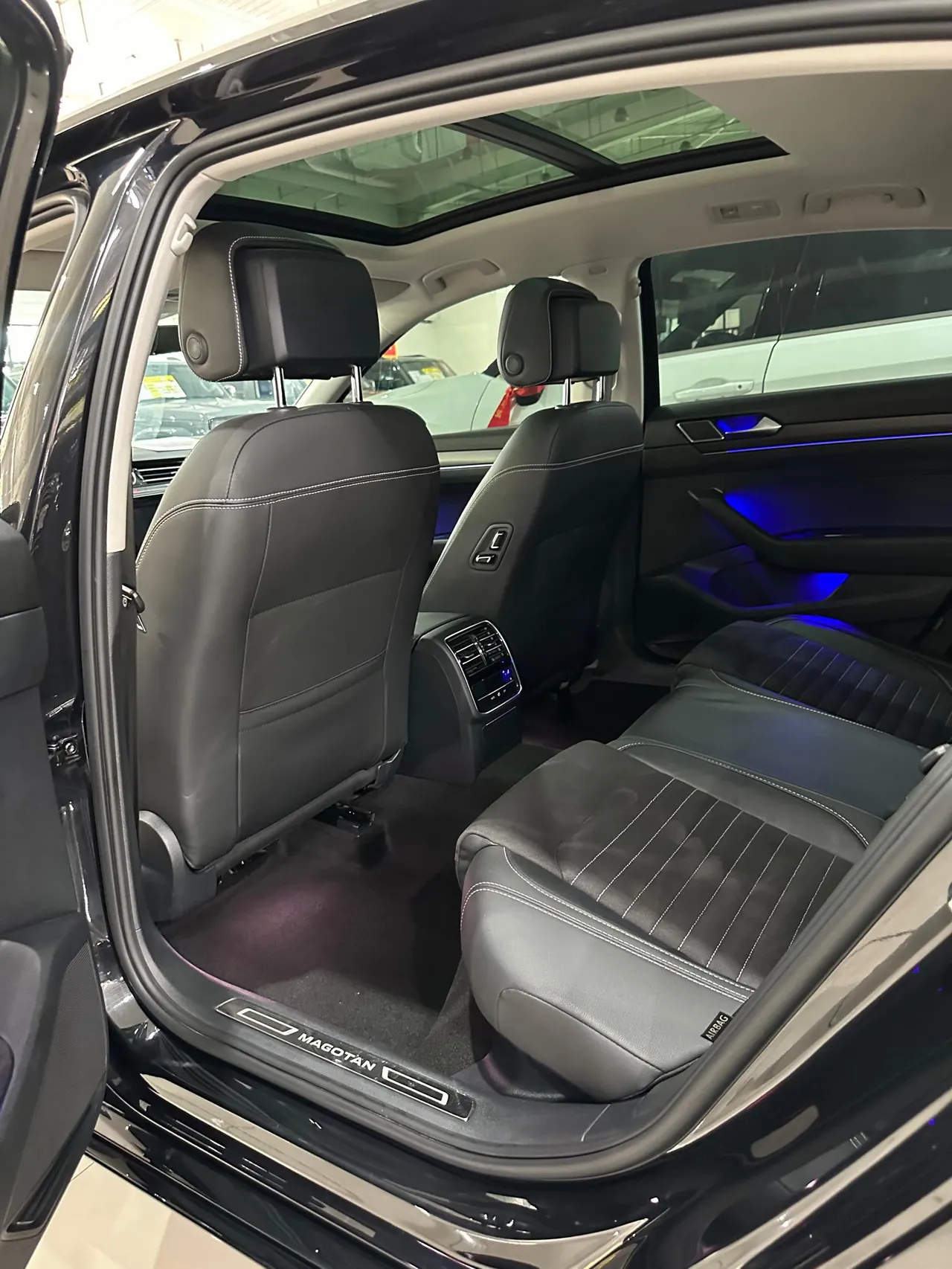 Volkswagen 2020 Magotan 2.0TSI 380TSI Luxury Automatic 5