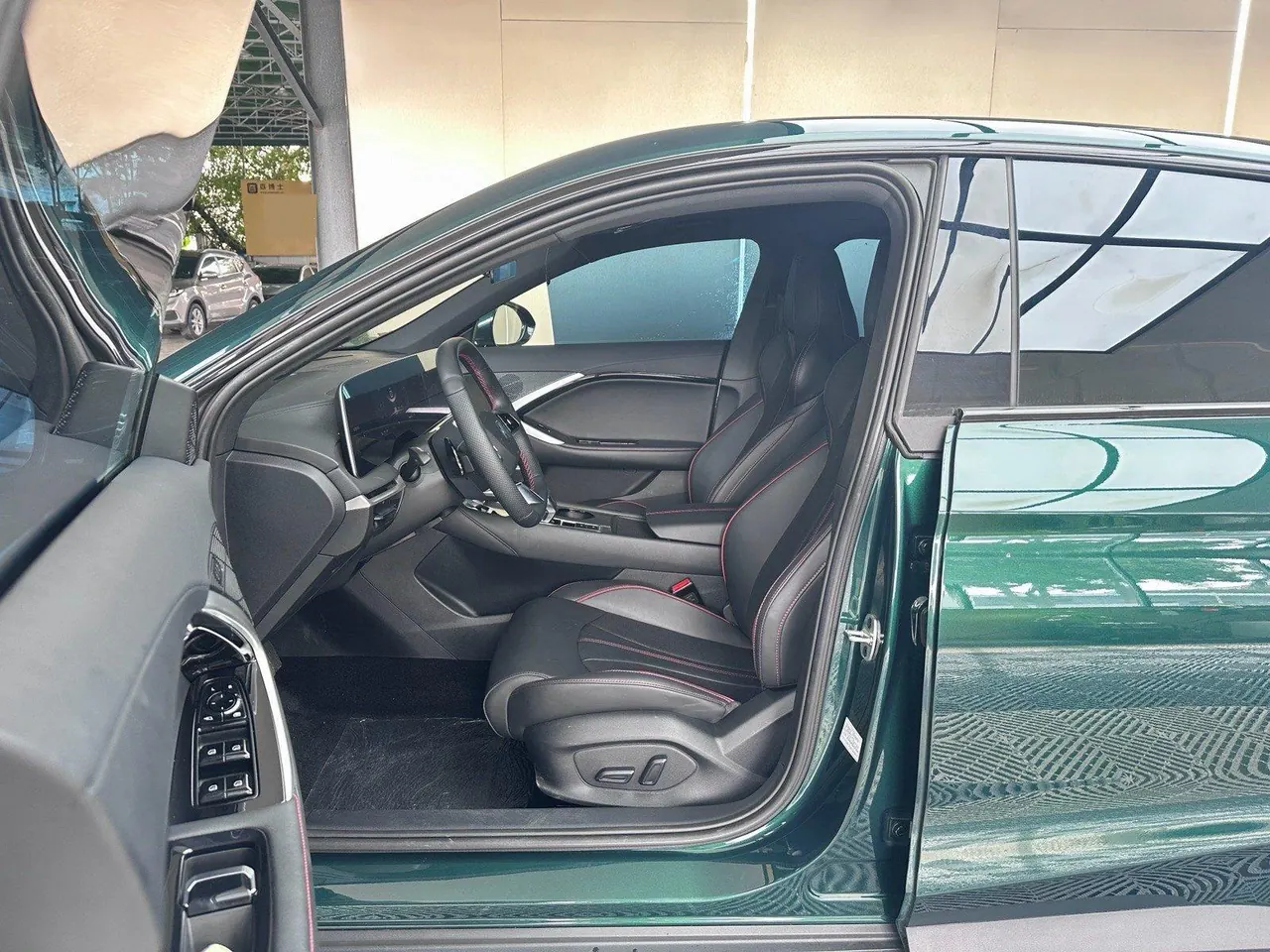 MG 2025 MG7 1.5T 300 Deluxe Edition Automatic Gear 4