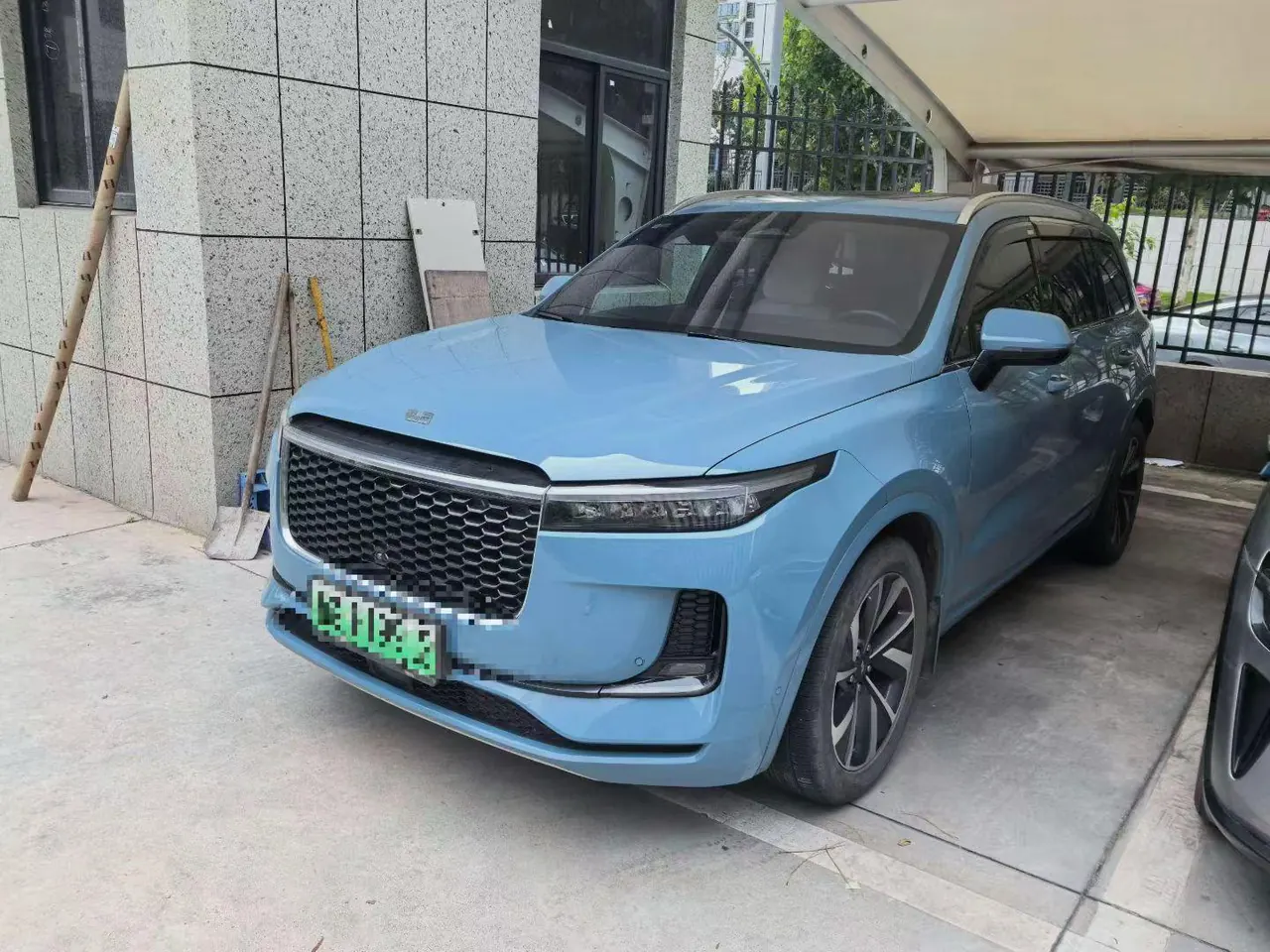 Open image lightbox: Li 2021 ONE extended range 6-seat version automatic gear